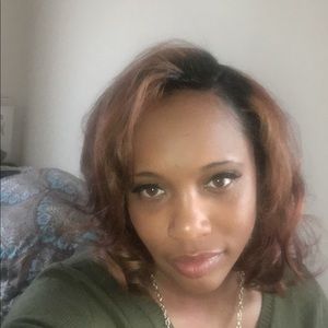 Meet your Posher, Alexis